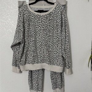 Victoria's Secret Leopard Print Lounge Set